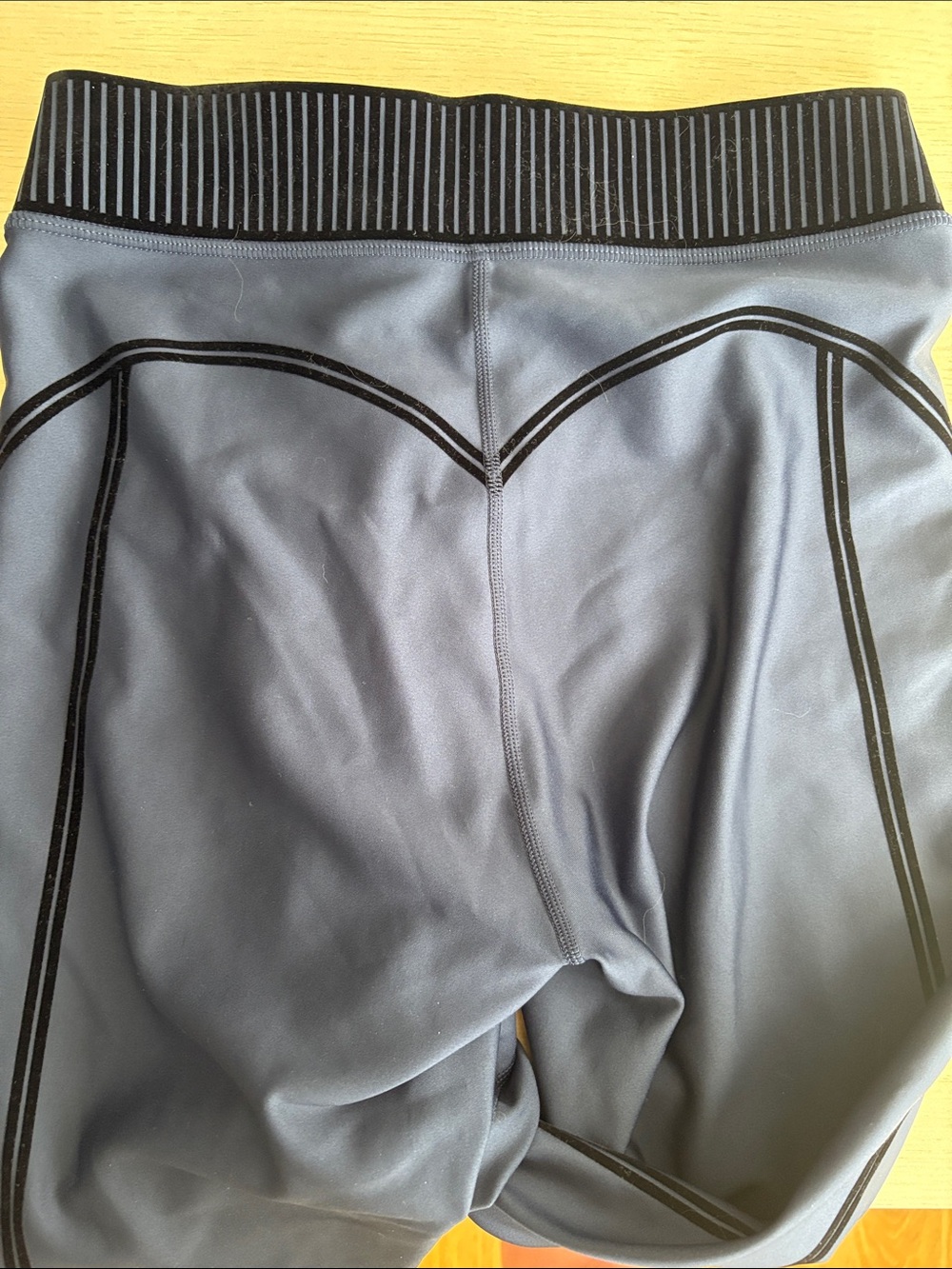 ALO Yoga Navy Leggings - Picture 2 of 3